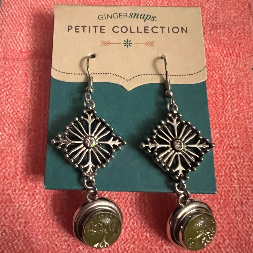 Gingersnaps petite collection earrings NWT green tree